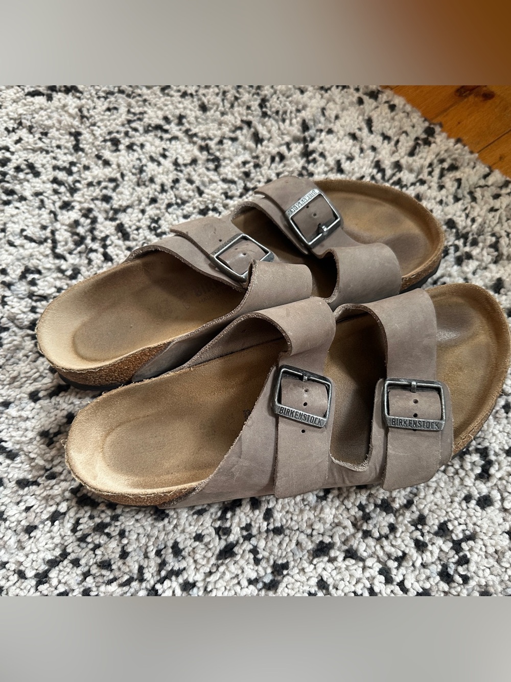 Men’s Birkenstock Arizona Soft Footbed Sandals in Taupe